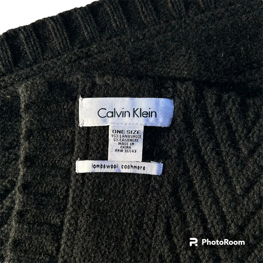Chunky and warm Calvin Klein knitted scarf in lamb’s wood and cashmere, 70” - Picture 2 of 4